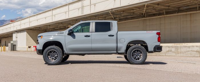 READYLIFT SST2.1 PREMIUM SUSPENSION SYSTEM: CHEVY/GMC SILVERADO/SIERRA 1500 19-24 (4")