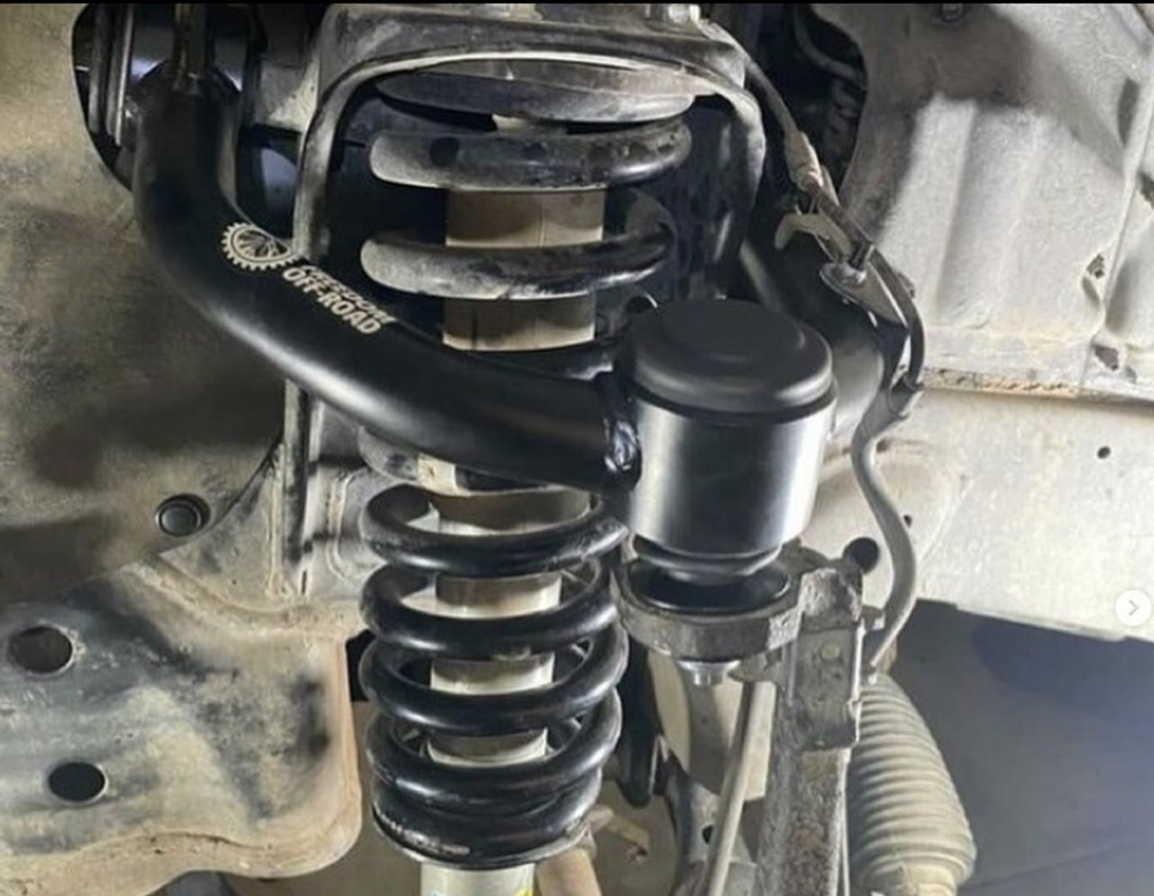 FREEDOM OFF-ROAD FRONT UPPER CONTROL ARM: TOYOTA TACOMA 05-23 (2-4" LIFT)