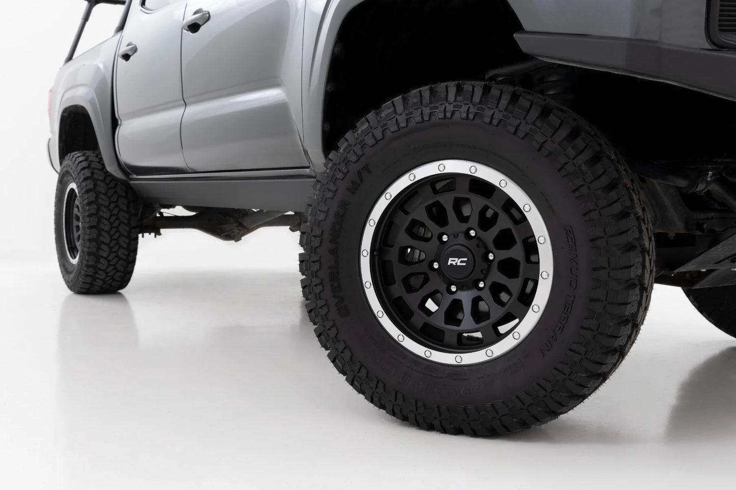 ROUGH COUNTRY POWER RUNNING BOARDS: TOYOTA TACOMA 05-23 (CREW CRAB)