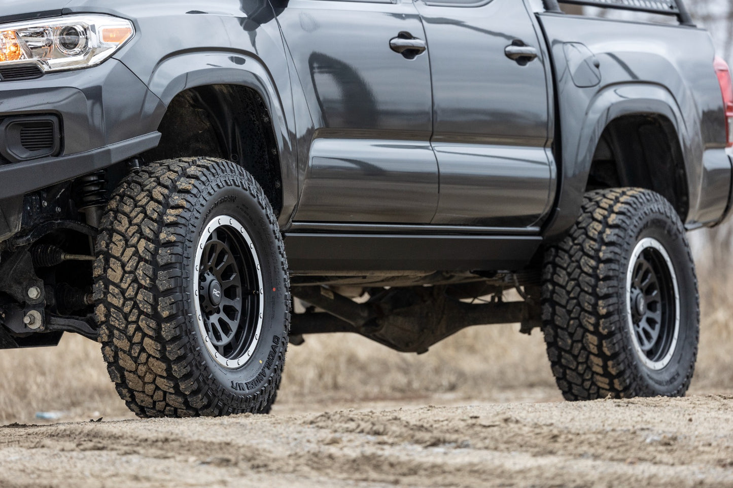 ROUGH COUNTRY POWER RUNNING BOARDS: TOYOTA TACOMA 05-23 (CREW CRAB)